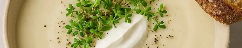 Blomkålssoppa med syrad grädde